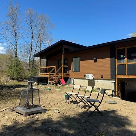 Huge Modern Chalet With Spa And Lake Access Saint-Gabriel-de-Brandon Exteriör bild