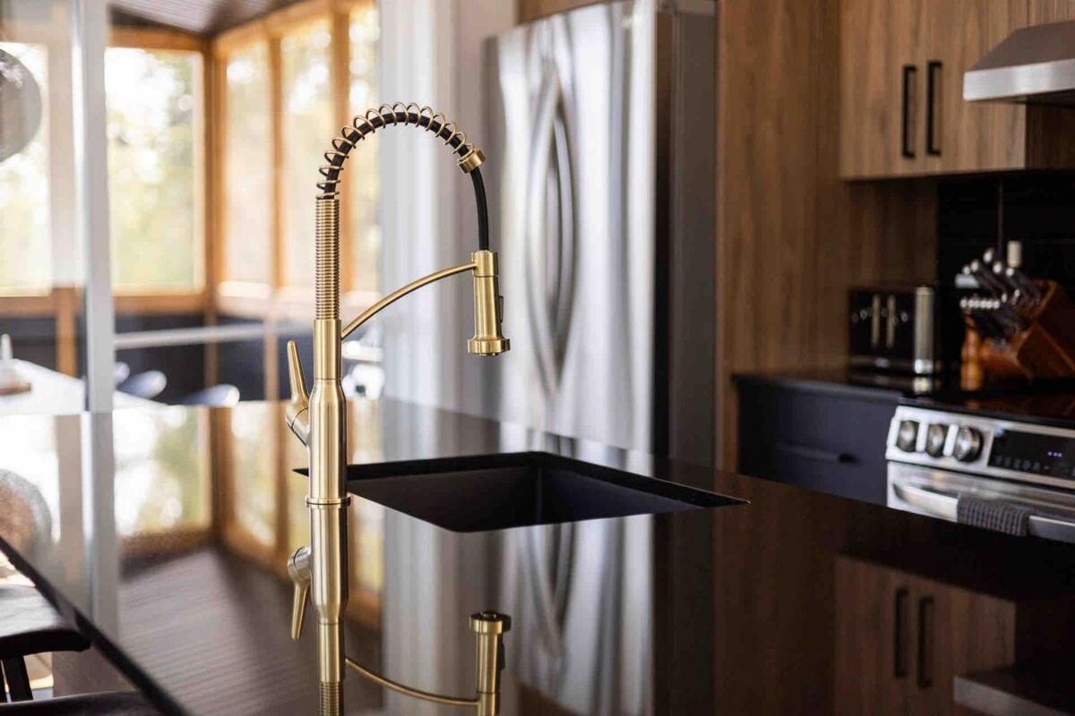 Huge Modern Chalet With Spa And Lake Access Saint-Gabriel-de-Brandon Exteriör bild
