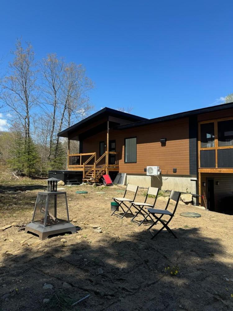 Huge Modern Chalet With Spa And Lake Access Saint-Gabriel-de-Brandon Exteriör bild