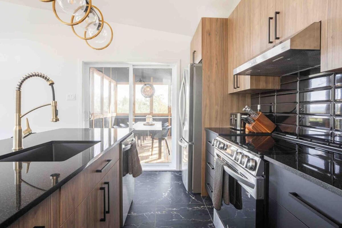 Huge Modern Chalet With Spa And Lake Access Saint-Gabriel-de-Brandon Exteriör bild